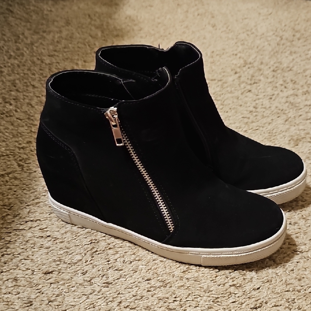 Brash Black Wedge Sneakers with Concealed Heel